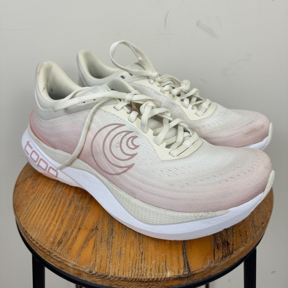 Topo Athletic Aura Womens US 10.5 Running Shoes Cream Rose Lace Up Sneakers